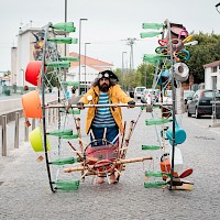 Guarda-Pedais | Festival i! 2024, Águeda [estreia] | Foto © Diogo Filipe Morgado